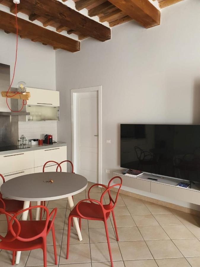 Mossotti Street Apartment Pisa Luaran gambar